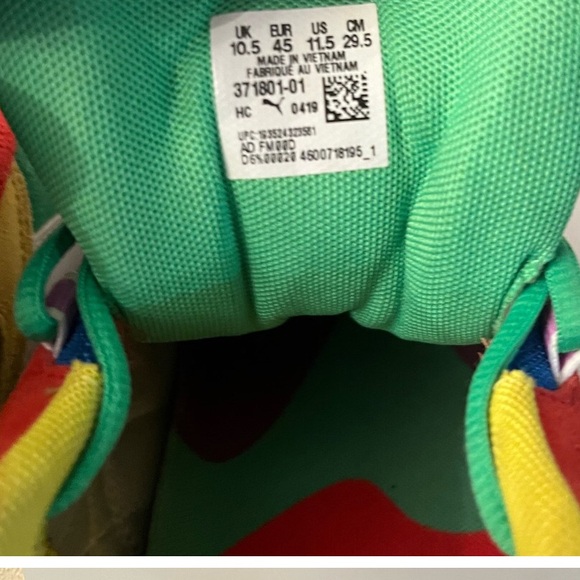 EUC Puma Cell sneakers! Used maybe 3 times.  Almost new - Picture 4 of 5